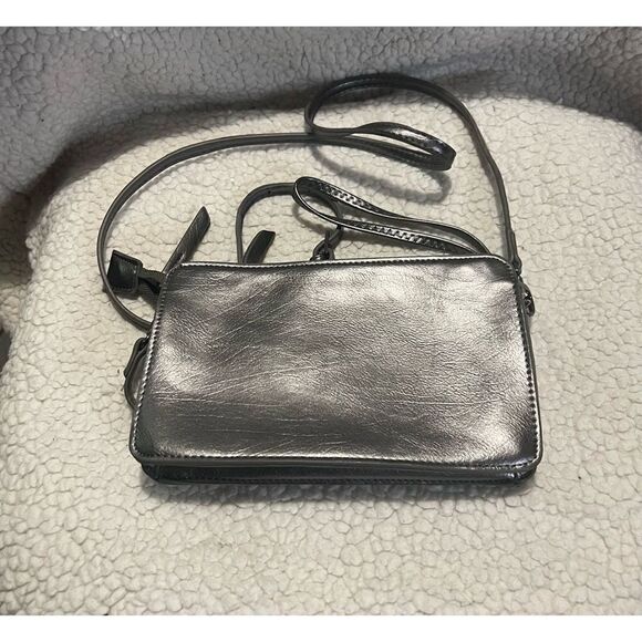 Crossbody    - Picture 2 of 7